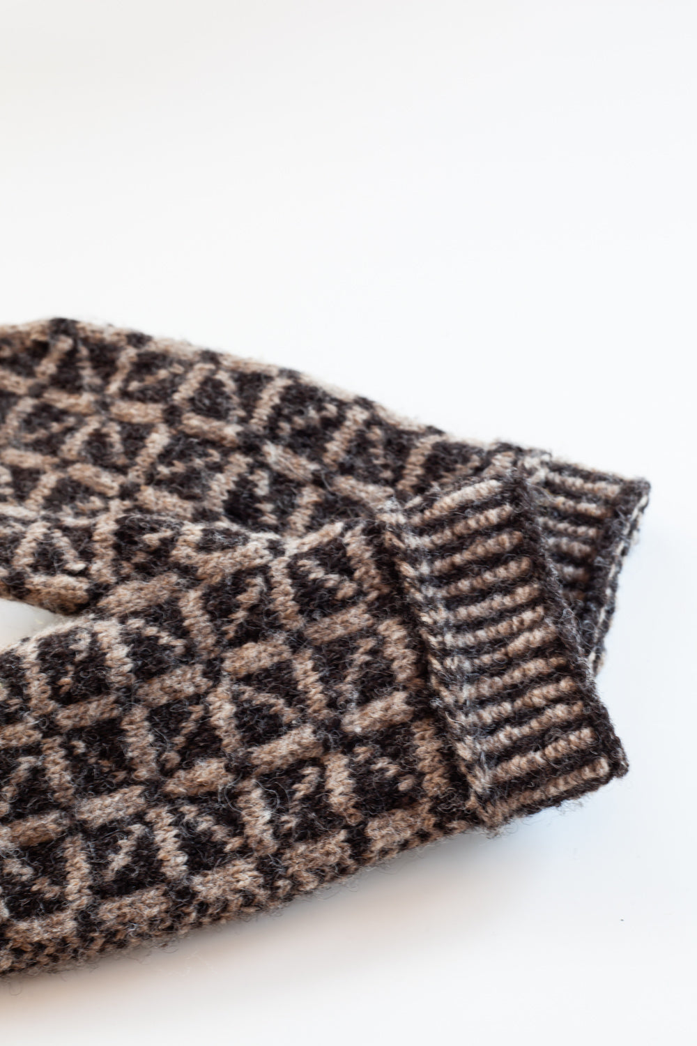 Cosmos Mittens - knitting pattern